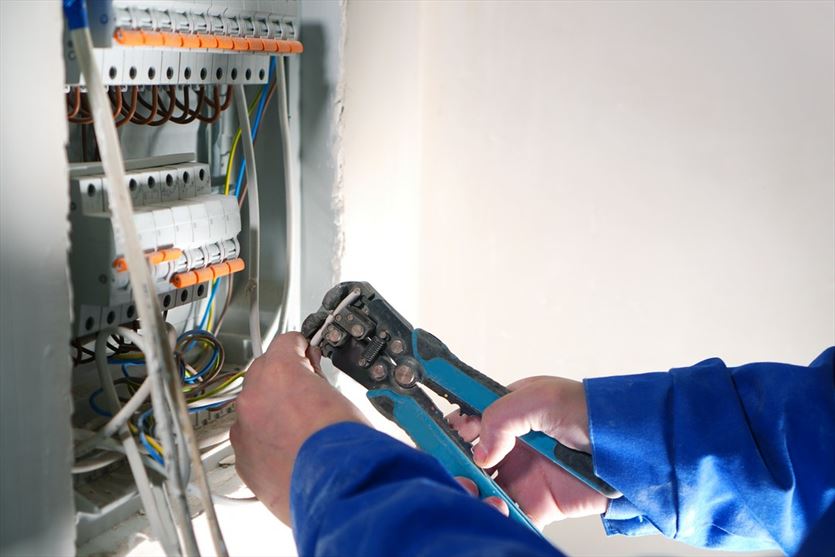 Całodobowy serwis elektryki oraz montaż instalacji od podstaw, Elektryk Bielsko.Pl Tomasz Zając, Międzyrzecze Górne